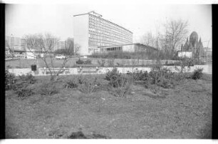 Kleinbildnegativ: Blücherplatz, Amerika-Gedenkbibliothek, 1976