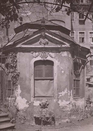 Dresden-Neustadt. Hauptstraße 17. Ansicht Wohnhaus, 1937, und Gartenpavillon, um 1714