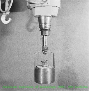 Manipulator SM5-B mit Zubehör an einem Versuchsgestell in der Abteilung Reaktorbetrieb und Technik (RB)