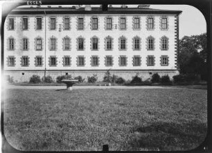 Meiningen, Schloßplatz 1. Schloß Elisabethenburg (1682-1692). Corps de logis von Nordwest (Teilansicht)
