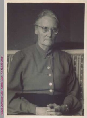 Porträt von Hedwig Winnecke