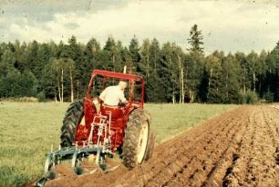 Fotografie: Bodenbearbeitungsgerät, Beetpflug