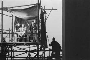Szenenbilder aus "Sabellicus", Oper von Rainer Kunad mit eigenem Libretto nach einem Fauststoff. Deutsche Staatsoper Berlin, Generalprobe (?) 20.10.1974 (Uraufführung 21.12.1974)