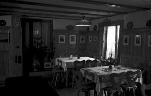 Oberprechtal: Gasthaus Adler; Gaststube Ecke mit einem Fenster