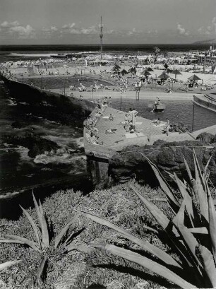 Puerto de la Cruz, Teneriffa. Swimmingpools und Sonnenterassen an der Avenida de Colon