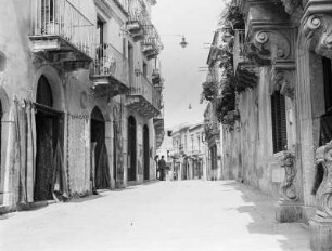 Taormina, Ansicht einer Straße mit Geschäften