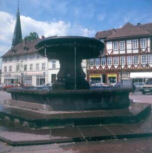 Holzminden, Markt. Brunnen