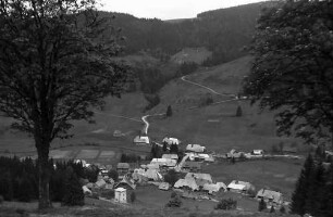 Fernblick von oben auf Menzenschwand