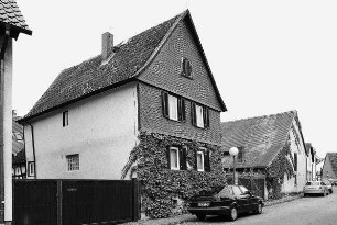 Ehem. Gasthaus 'Zur Linde' (Wohnhaus); Friedrichsdorf, Alt Burgholzhausen 38