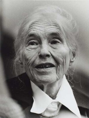 Anna Seghers : Portraitaufnahme während des VIII. Schriftstellerkongresses der DDR