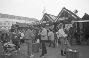 15. Karlsruher Weihnachtsmarkt (Christkindlesmarkt) auf dem Marktplatz