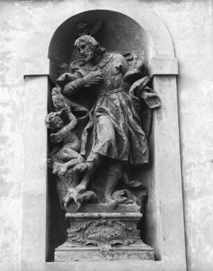 Nische mit Figurengruppe
