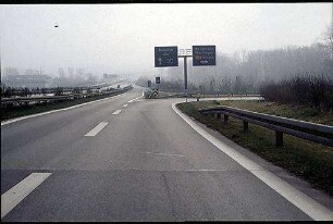 Einfahrt in Kreisel (Karlsruhe Richtung Wendlingen)