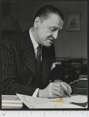 Porträtaufnahme William Somerset Maugham