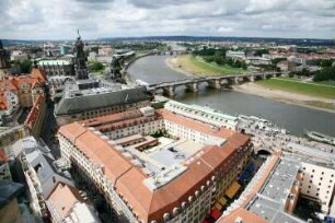 Dresden-Altstadt. Blick von der Kuppel der Frauenkirche über das Ständehaus und die Augustusbrücke nach Nordwesten