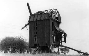 Treuenbrietzen-Lobbese. Bockmühle, ruinös