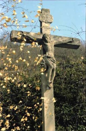 Niederrimsingen: Marterl mit Holzbirkenblättern