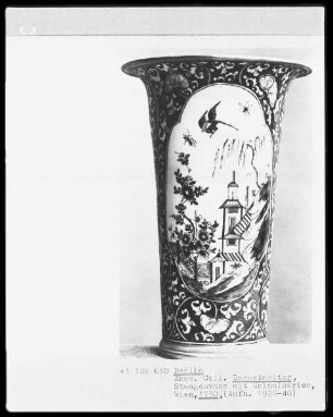 Stangenvase mit Chinoiserie