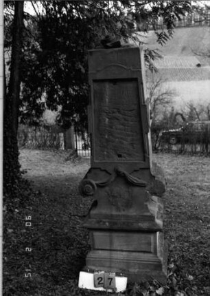 Grabstein 27