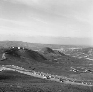 Aufstieg zum Cisa Pass, Blick auf Straße und Gebirgslandschaft