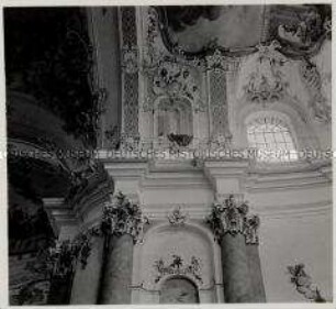 Ottobeuren, Benediktinerkloster, Säulen und Gesimse