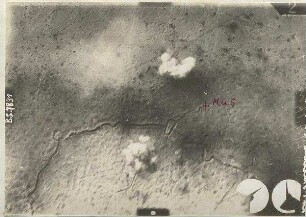 Wirkungsschießen auf M.G. 5 mit zwei mittleren Minenwerfern (Lager Lechfeld) (600 m)