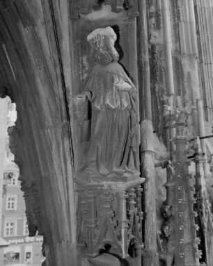 Portal mit Vorhalle — Portalvorhalle — Linker Arkadenbogen — Prophet