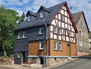 Einhof; Haiger, Rathausplatz 7
