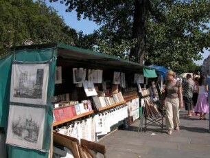 Bücherflohmarkt nahe Notre Dame