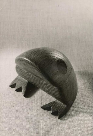 Kröte aus Holz von Theodor Artur Winde