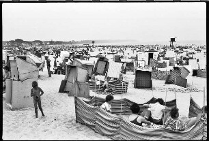 Strandansicht mit Badegäste