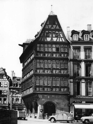 Straßburg, Place de la Cathédrale. Kammerzellsches Haus (1589)