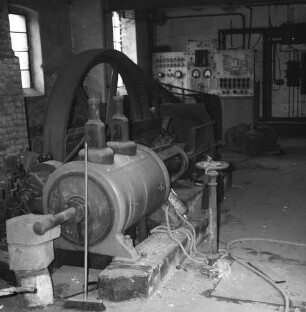 Dampfmaschinenanlage. 1886/1900. Blick gegen Stromkasten. Lommatzsch, Meißner Straße 22 (im hinteren Anbau?)