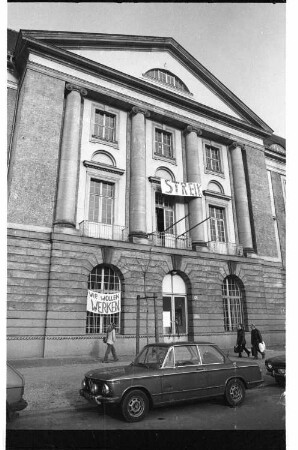 Kleinbildnegative: HdK, Grunewaldstr. 2-5, 1981