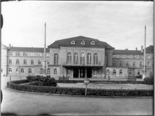 Bautzen. Bahnhof. Empfangsgebäude (1846 eröffnet, 1877 erweitert). Stadtseite