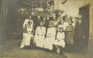 [Gruppenporträt]
