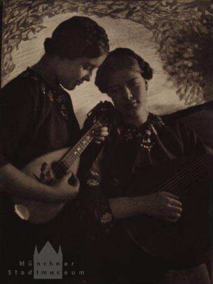 Musizierende Mädchen