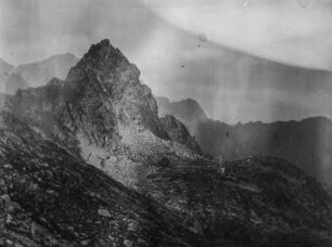 Berglandschaft : Eine felsige, alpine Berglandschaft