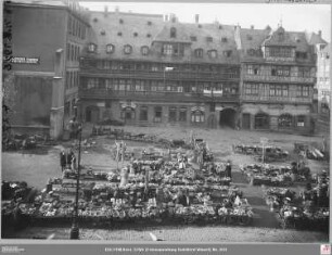 Markt an der Domstraße vor Braubachstraße 19 und 21 (Westteil Hof Rebstock)