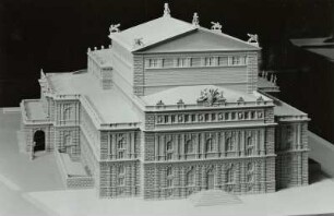 Modell des zweiten Dresdner Hoftheaters von Gottfried Semper
