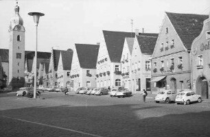 Schwandorf: Marktplatz mit Giebelhäusern
