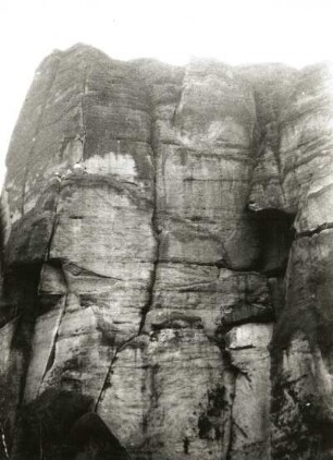 Sächsische Schweiz. Affensteine, Rokokoturm. Seilschaft Karlheinz Gonda bei der Erstbegehung des Märchentürmer-Talweges. 5.10.1947. Blick von Nordost