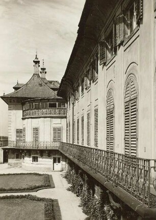 Wasserpalais, Ansicht der Elbfront gegen den Mittelbau