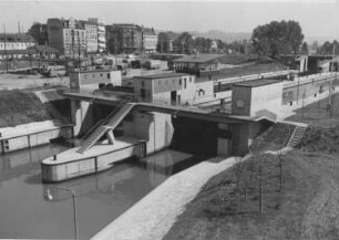 Schleuse Bad Cannstatt/Neckar