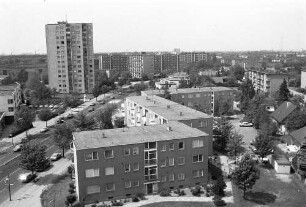 Berlin; Buckow: Blick vom Dach auf Fritz Erler-Allee; Richtung Norden; U-Betriebshof