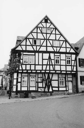 Wohnhaus, Fachwerk; Gelnhausen, Pfarrgasse 2