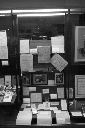 Freiburg: Reinhold Schneider-Dokumentation, im Schaufenster der Buchhandlung Herder