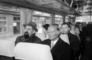 Freiburg: Gäste im Bus