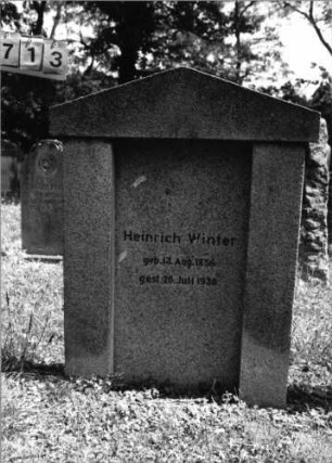 Grabstein 1713 [Hahn S. 227 Grab-Nr. 2394]