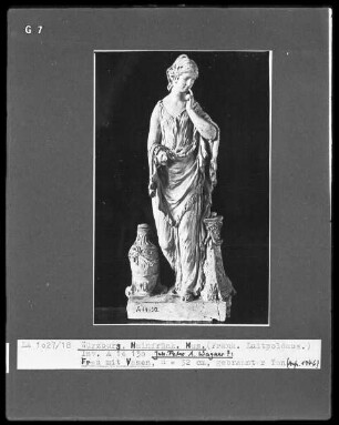 Stehende Frau
